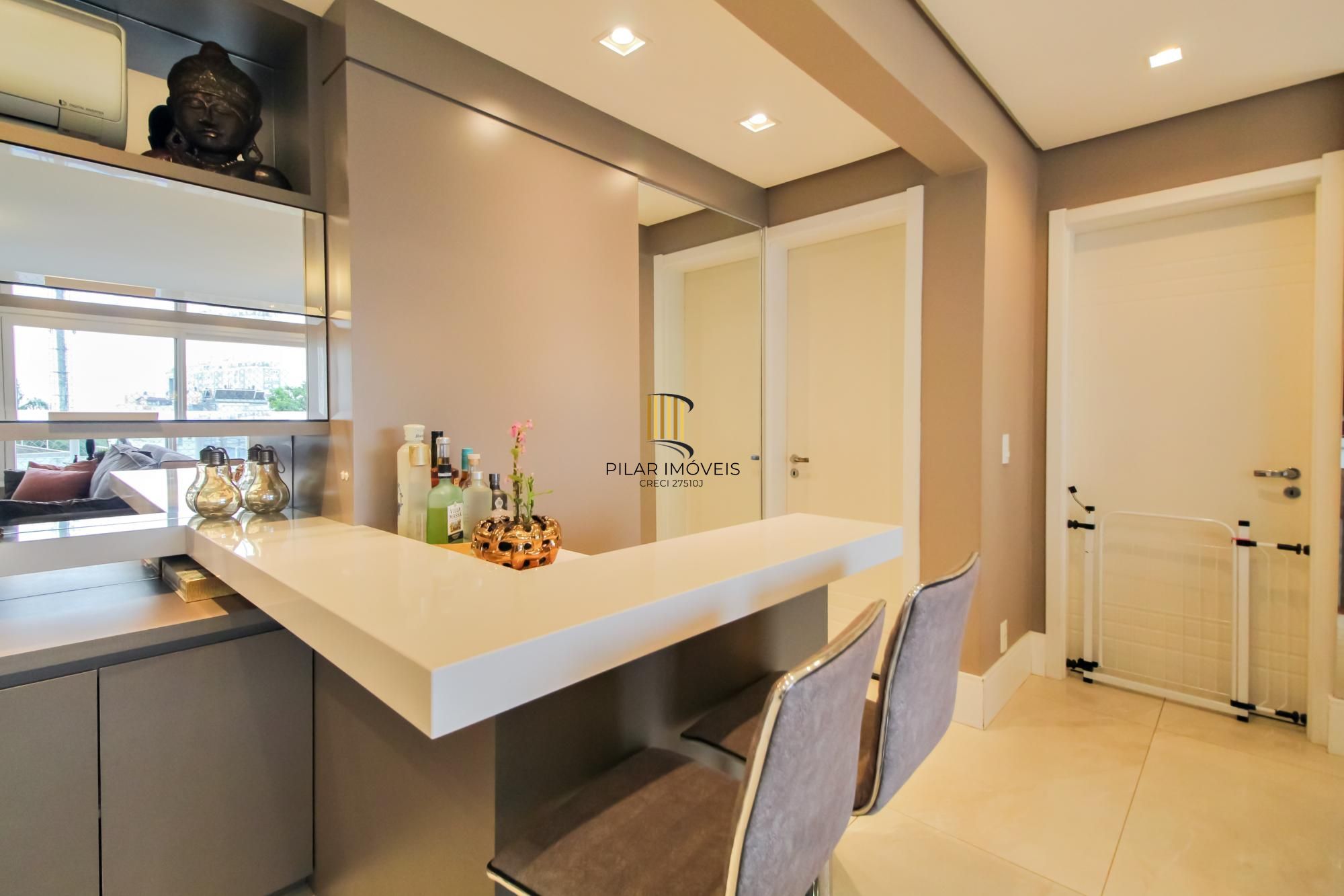 Apartamento 3 dormitórios no bairro Menino Deus