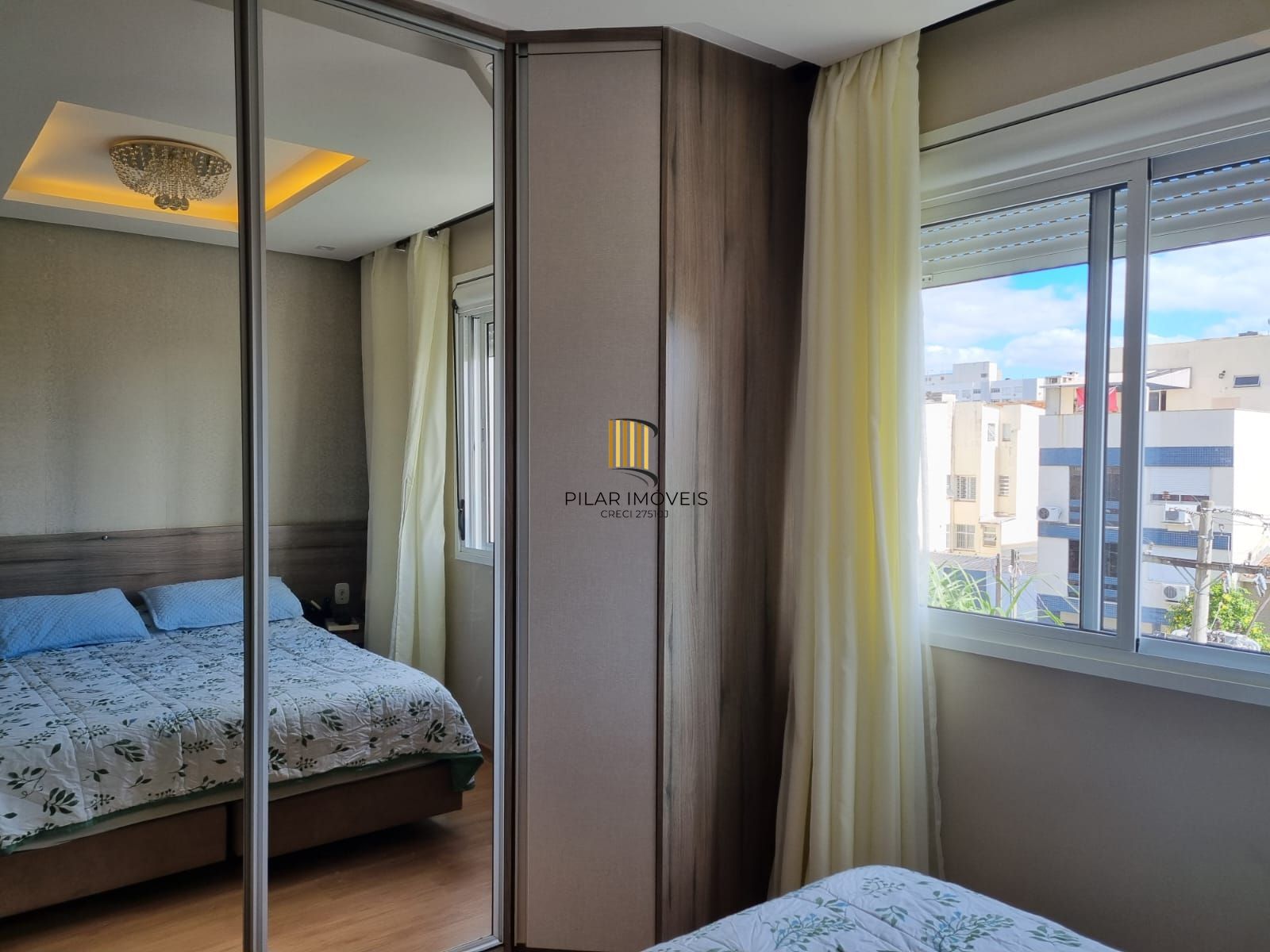 Apartamento de 2 dormitórios com vaga no Bairro Santana
