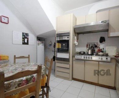 Casa para Venda - 336m², 4 dormitórios, sendo 1 suites, 2 vagas - Azenha
