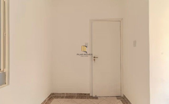 Apartamento térreo com 3 dormitórios no bairro Azenha!