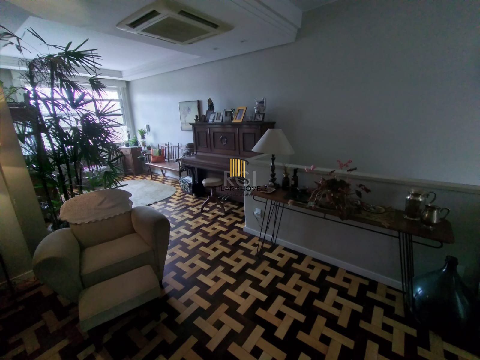 Casa para Venda - 115m², 3 dormitórios, 1 vaga - Petrópolis