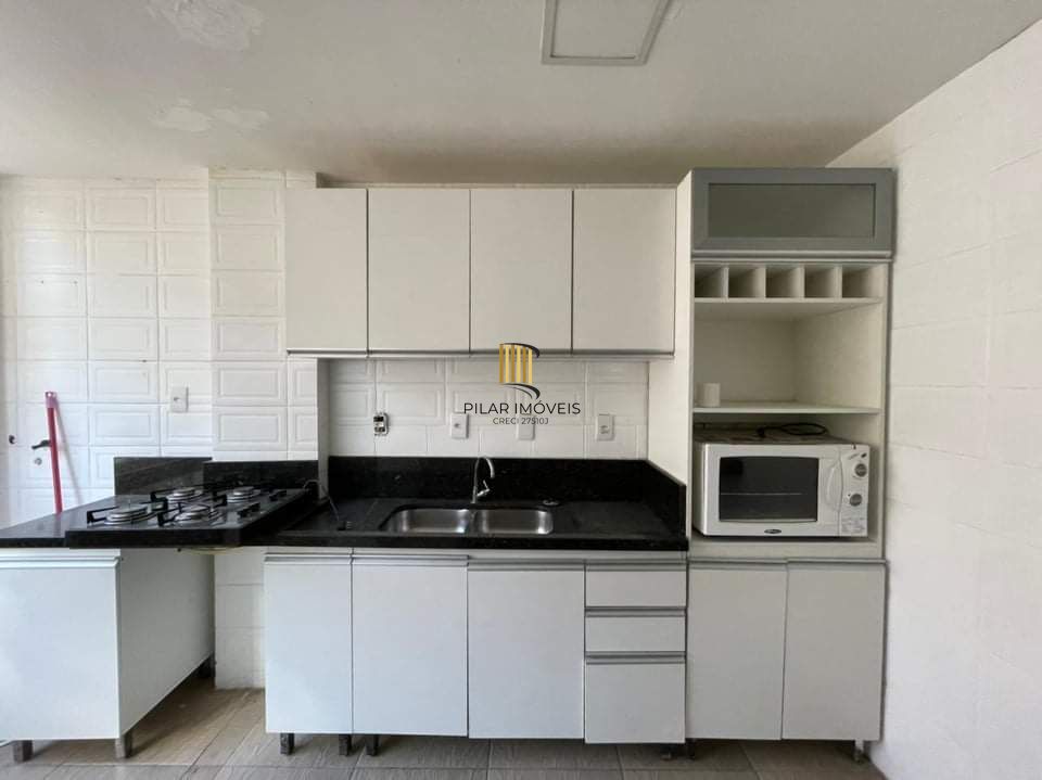 Apartamento de 2 dormitórios com vaga na cidade baixa