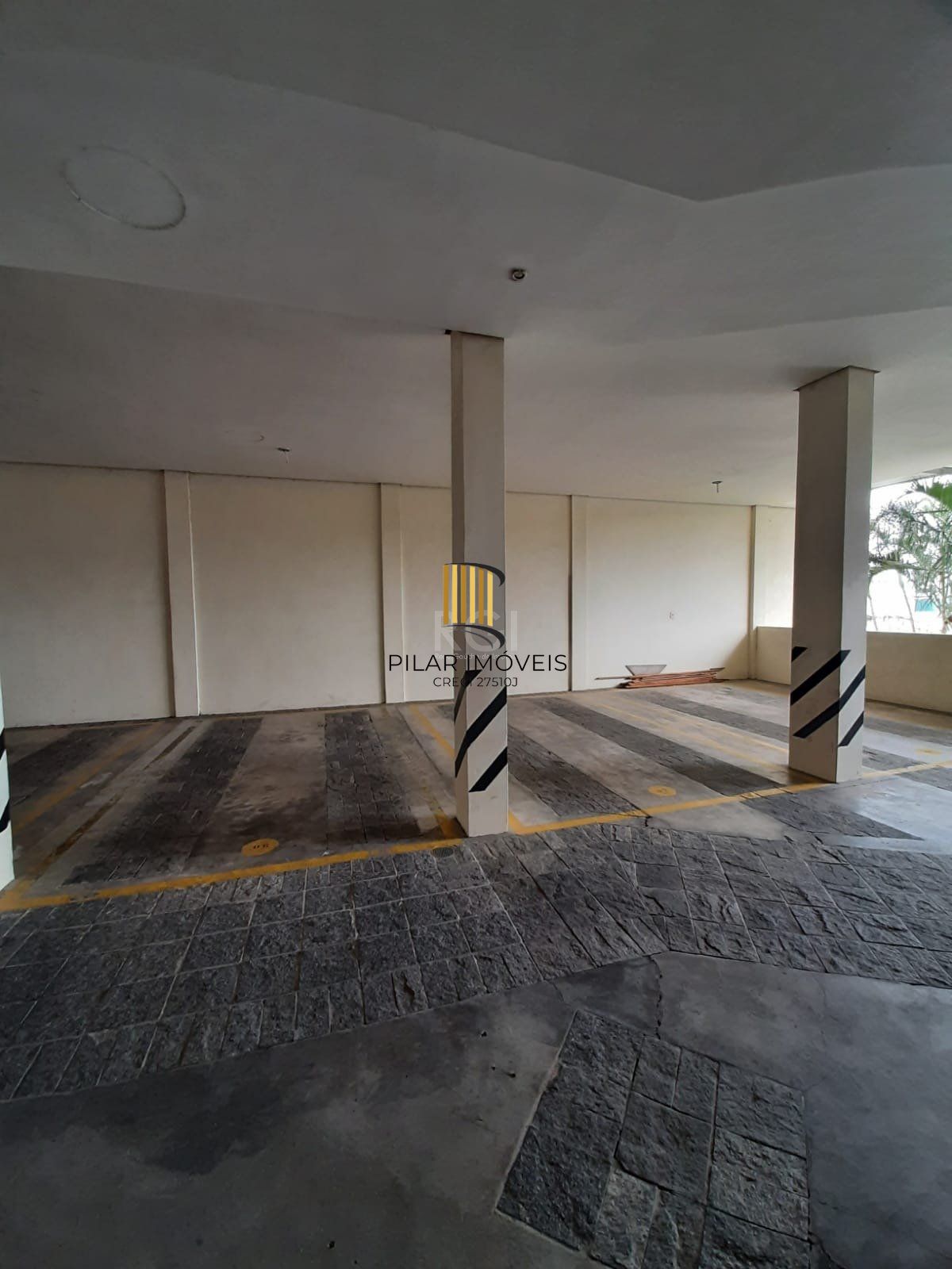 Apartamento para Venda - 181.63m², 3 dormitórios, sendo 1 suites, 2 vagas - Menino Deus