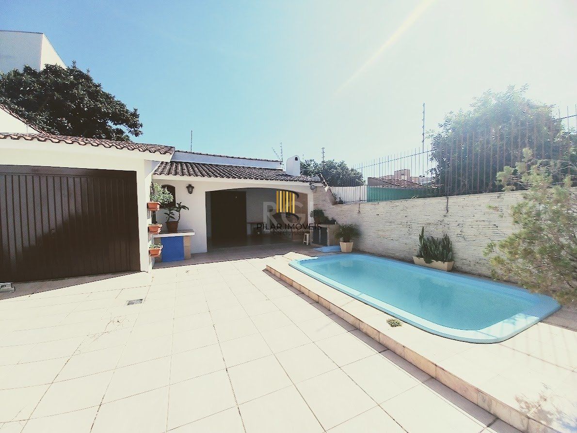Casa 5 dormitórios no bairro Santana