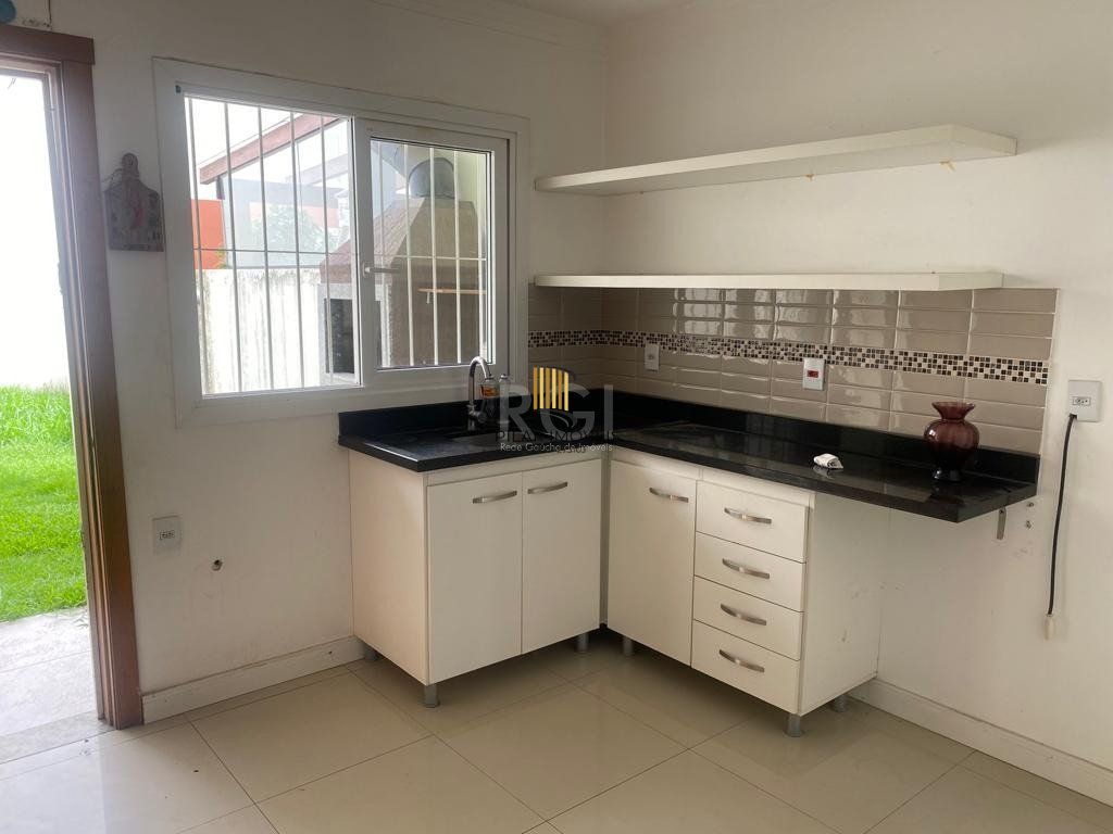 Casa 3 dormitórios no bairro Hípica