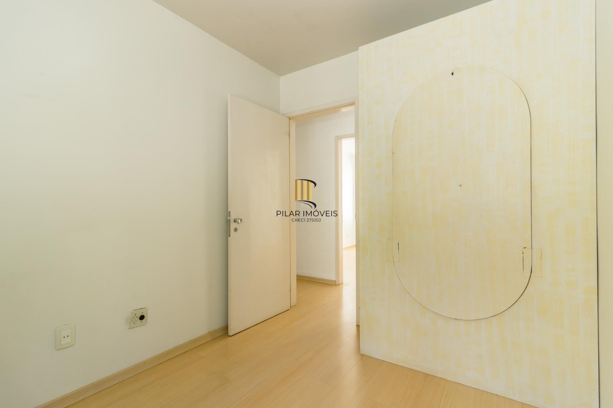 Casa para Venda - 250m², 4 dormitórios, sendo 1 suites, 3 vagas - Menino Deus