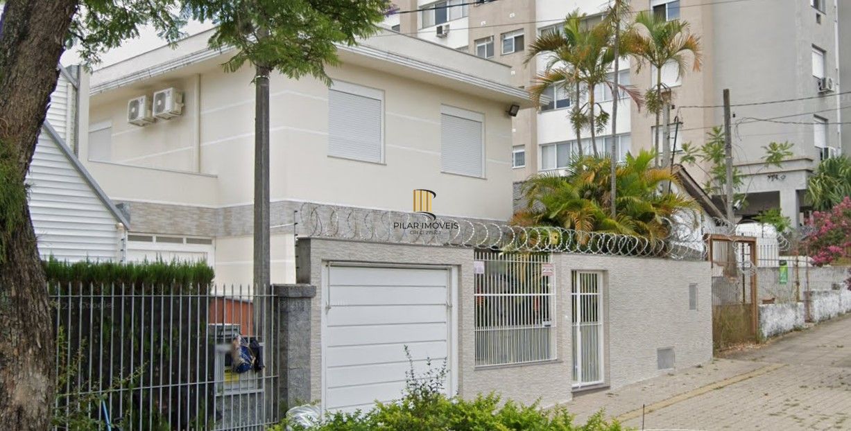 Casa 4 dormitórios no bairro Partenon