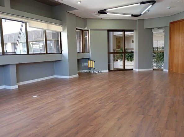 Oportunidade de Investimento. Sala Comercial para venda já locada no bairro Moinhos de Vento. Invista com segurança e rentabilidade imediata.