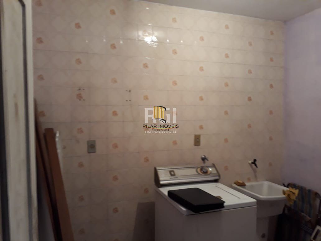Casa para Venda - 415.8m², 5 dormitórios, 3 vagas - Menino Deus