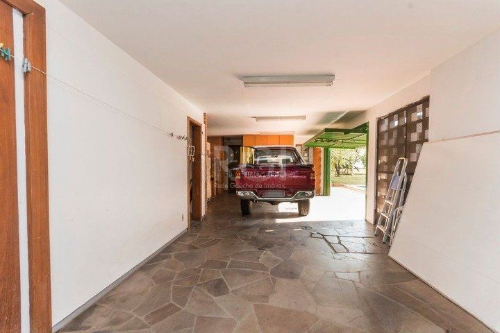 Casa para Venda - 247m², 4 dormitórios, sendo 1 suites, 5 vagas - Glória