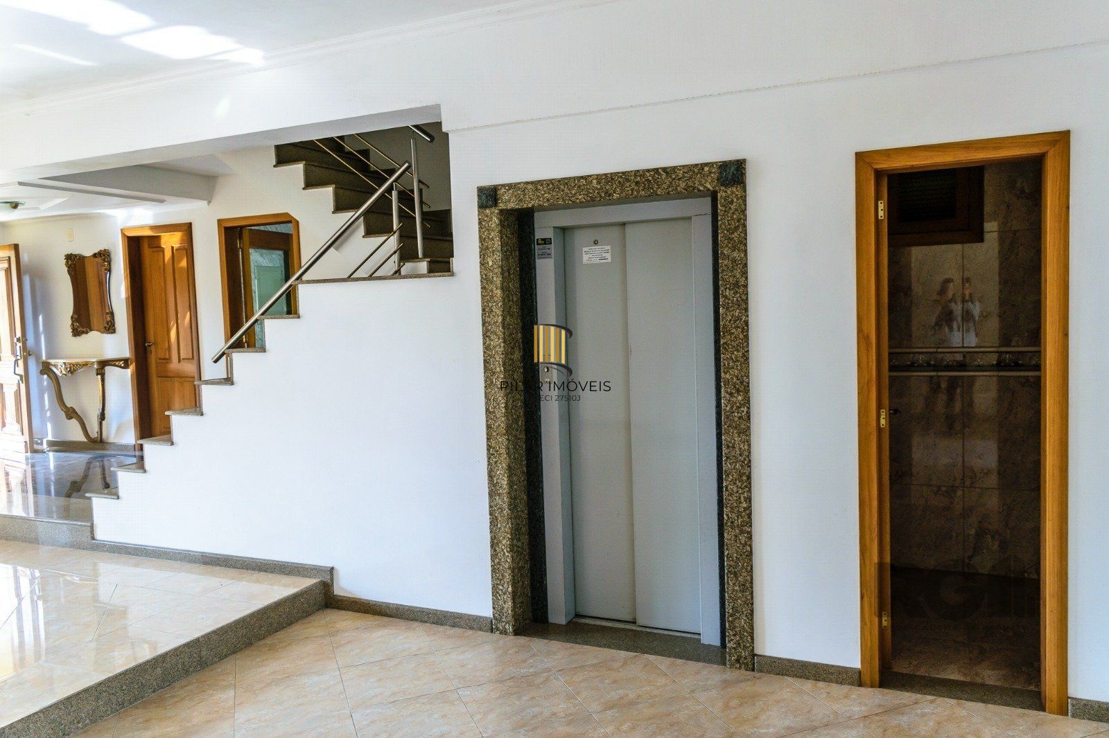 Casa 3 dormitórios no bairro Chácara das Pedras