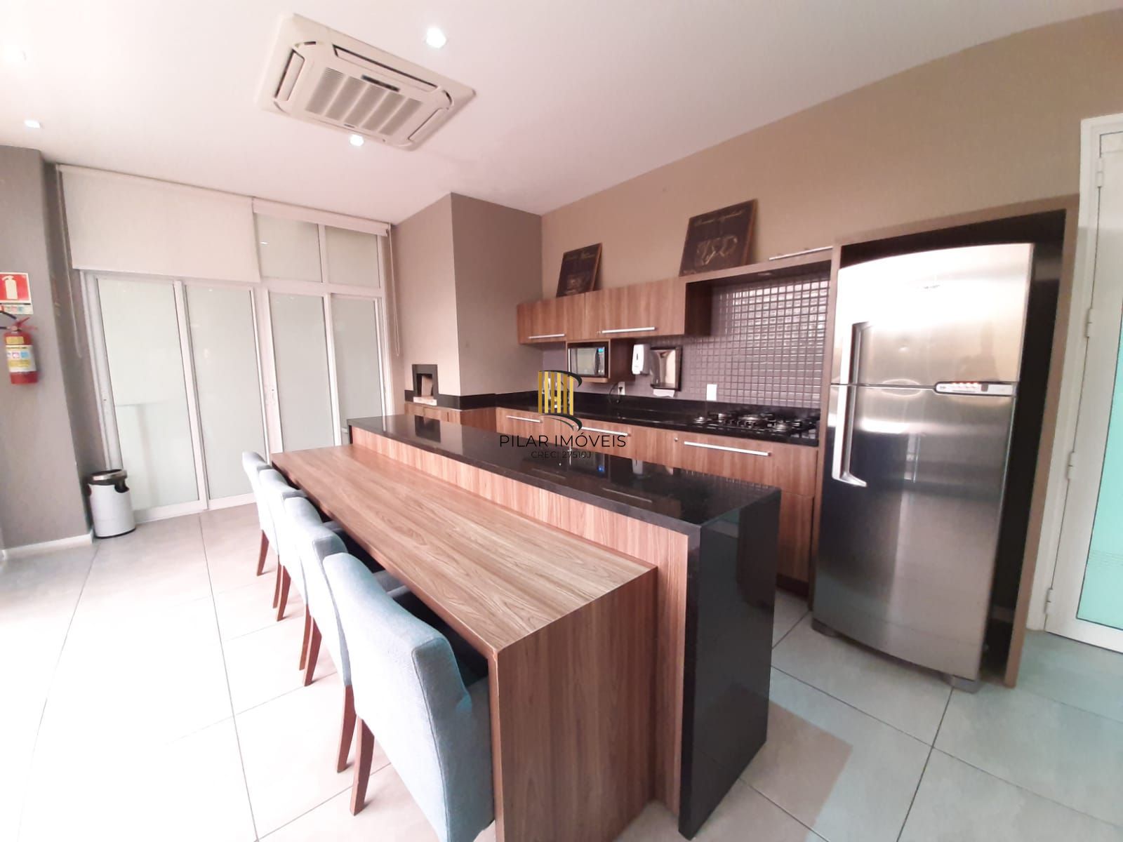 Apartamento 2 dormitórios no bairro Azenha