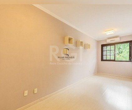 Casa para Venda - 225.43m², 3 dormitórios, sendo 1 suites, 2 vagas - Guarujá