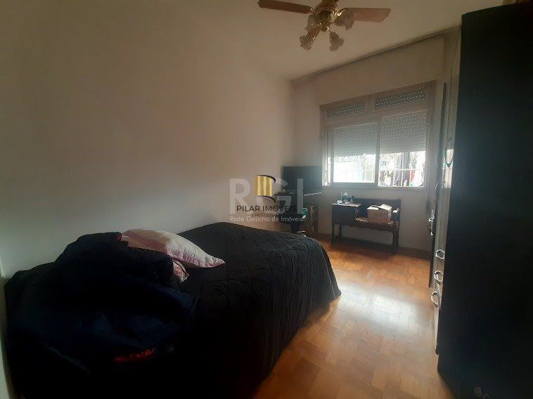 Casa para Venda - 243m², 3 dormitórios, 5 vagas - Medianeira
