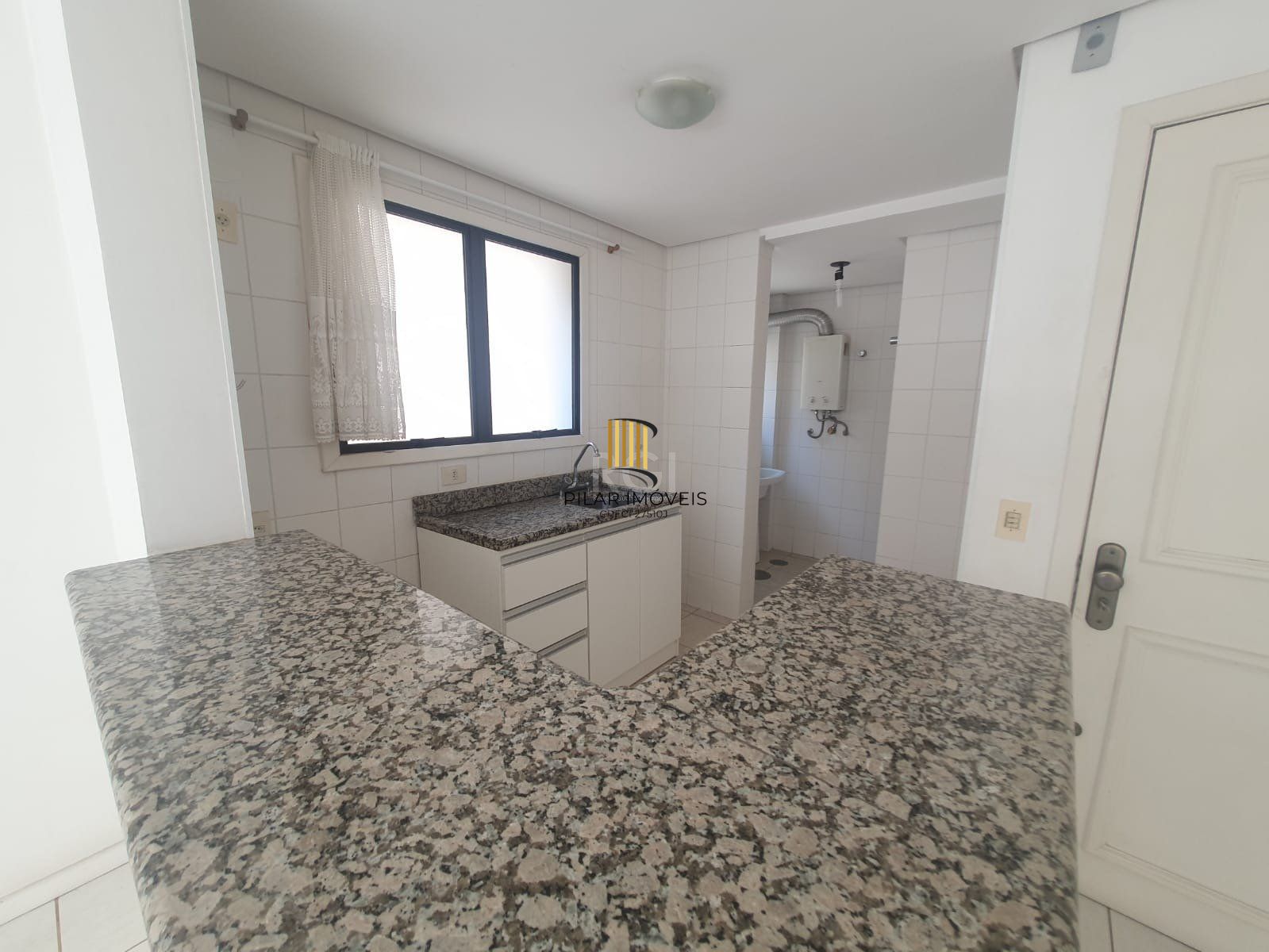 Apartamento para Venda - 90m², 2 dormitórios, 1 vaga - Mont Serrat