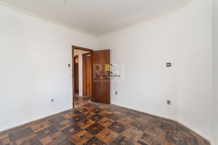 Casa para Venda - 240m², 3 dormitórios, sendo 1 suites, 3 vagas - Santana