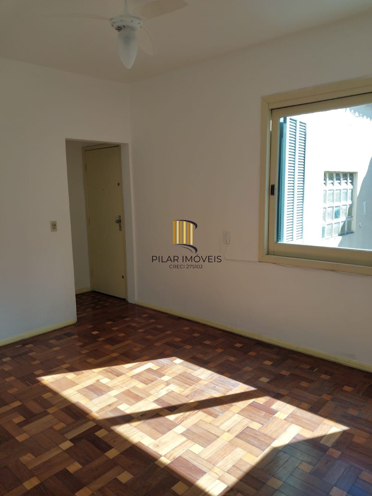 Apartamento de frente com 2 dormitórios para venda no bairro Jardim Botânico em Porto Alegre/RS.