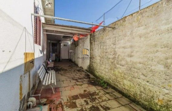 Casa para Venda - 308m², 3 dormitórios, sendo 1 suites, 2 vagas - Coronel Aparício Borges