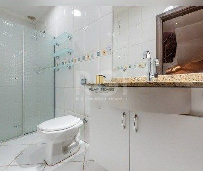 Casa para Venda - 225.43m², 3 dormitórios, sendo 1 suites, 2 vagas - Guarujá