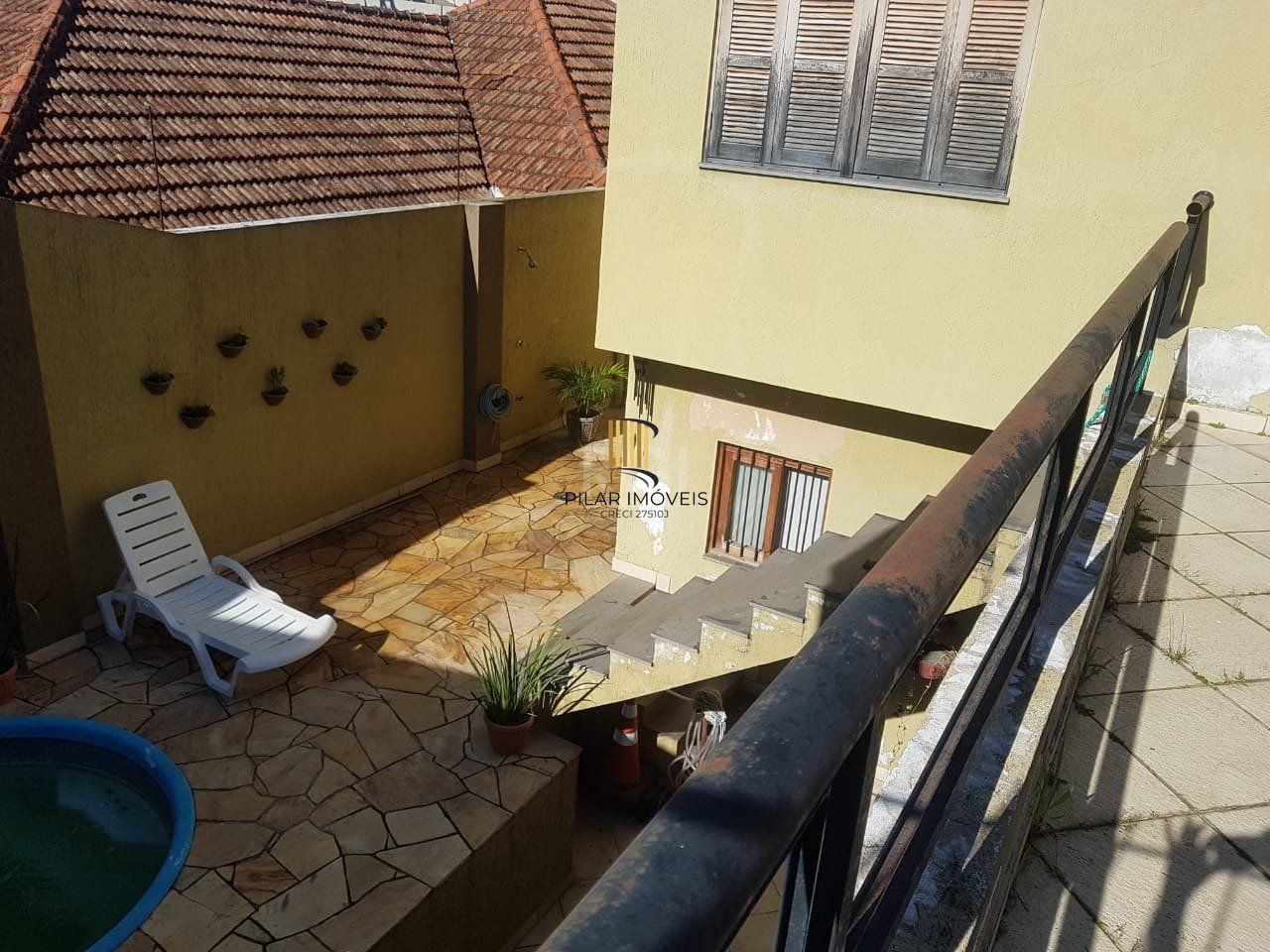Casa para Venda - 300m², 4 dormitórios, sendo 1 suites, 2 vagas - Glória