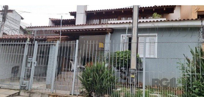 Casa 3 dormitórios no bairro Santa Tereza