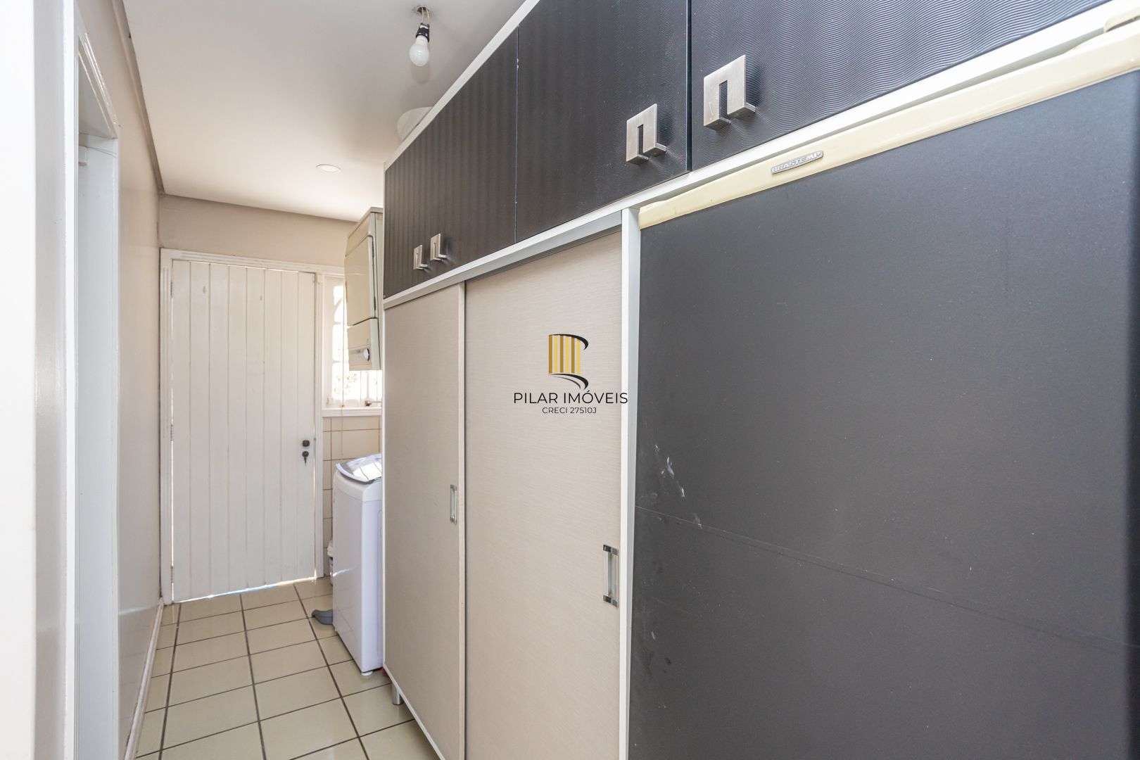 Casa 4 dormitórios no bairro Igara