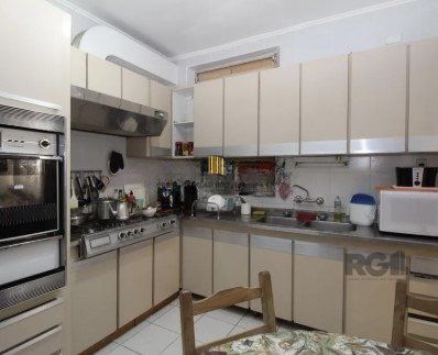 Casa para Venda - 336m², 4 dormitórios, sendo 1 suites, 2 vagas - Azenha
