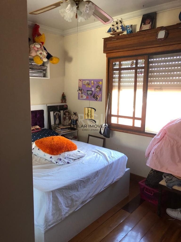 Casa para Venda - 225.91m², 4 dormitórios, sendo 2 suites, 1 vaga - Nonoai