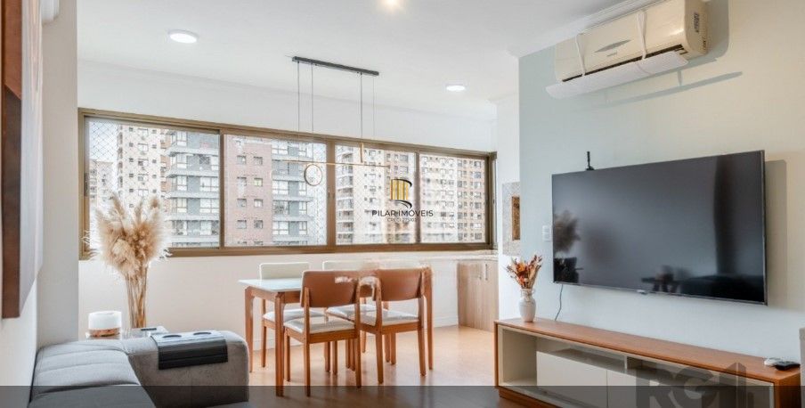 Apartamento de dois dormitórios localizado no bairro Passo da Areia em Porto Alegre/RS.