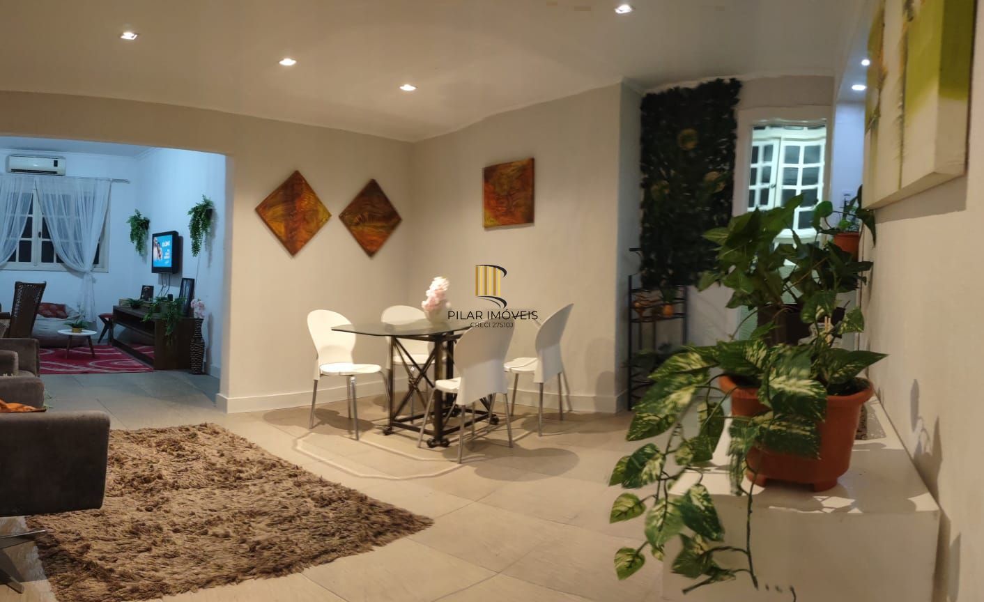 Apartamento de 2 dormitórios com vaga na cidade baixa