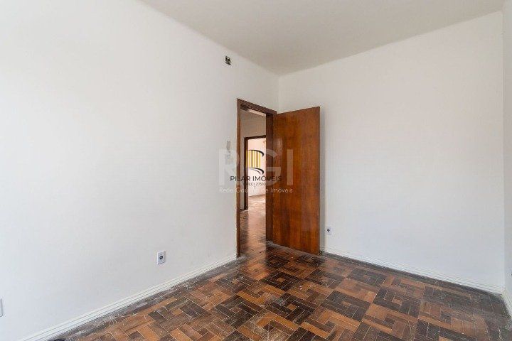 Casa para Venda - 240m², 3 dormitórios, sendo 1 suites, 3 vagas - Santana