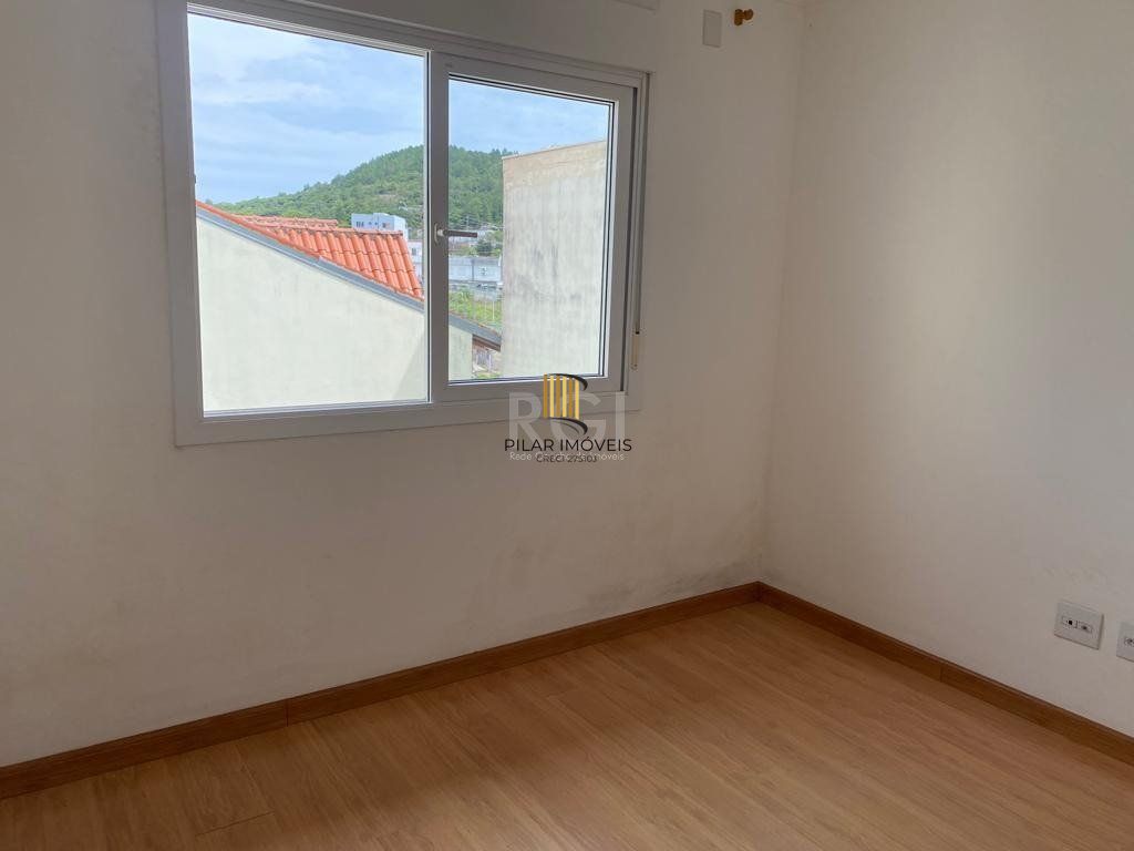 Casa 3 dormitórios no bairro Hípica