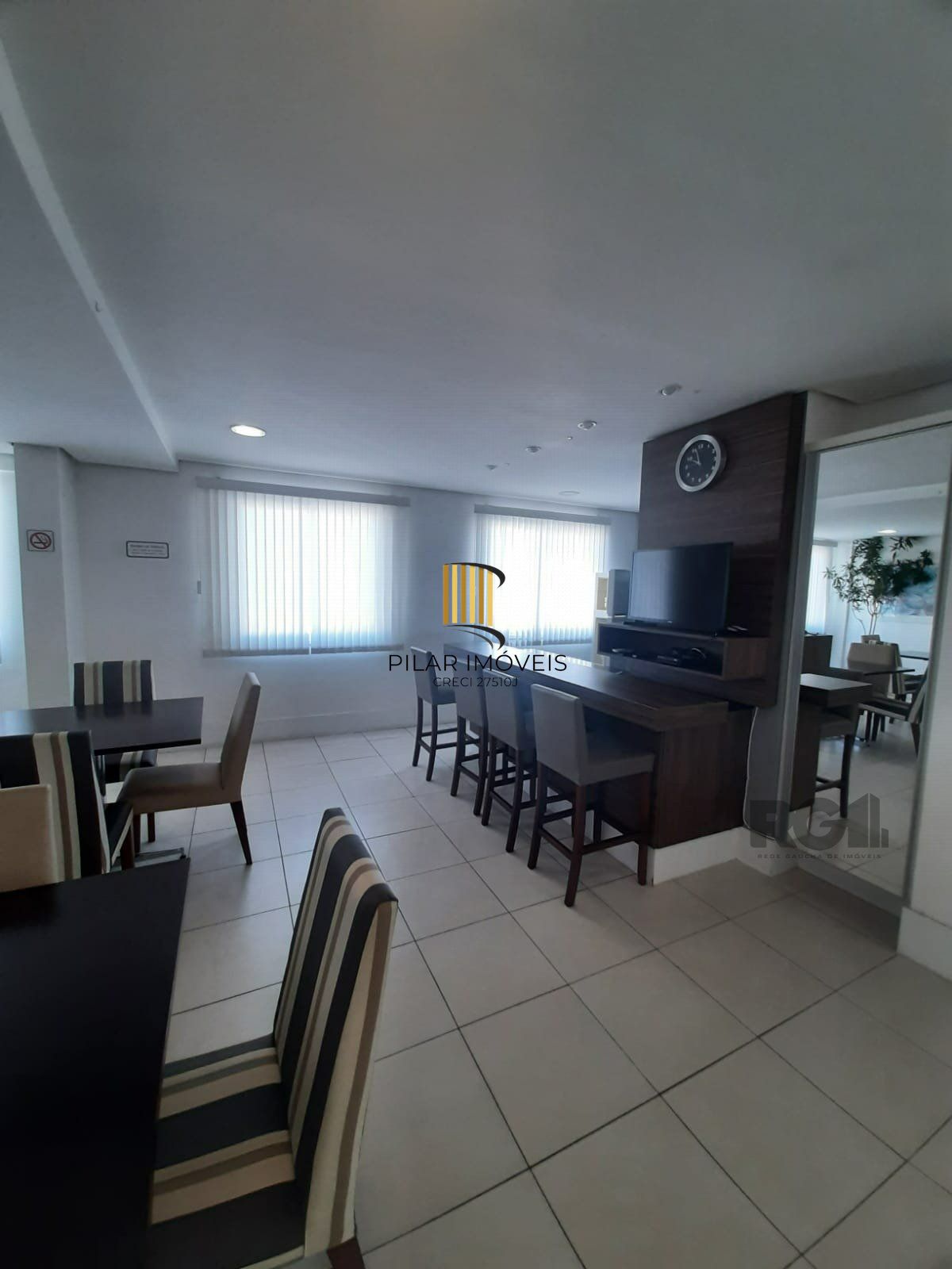 Apartamento 2 dormitórios no bairro Azenha
