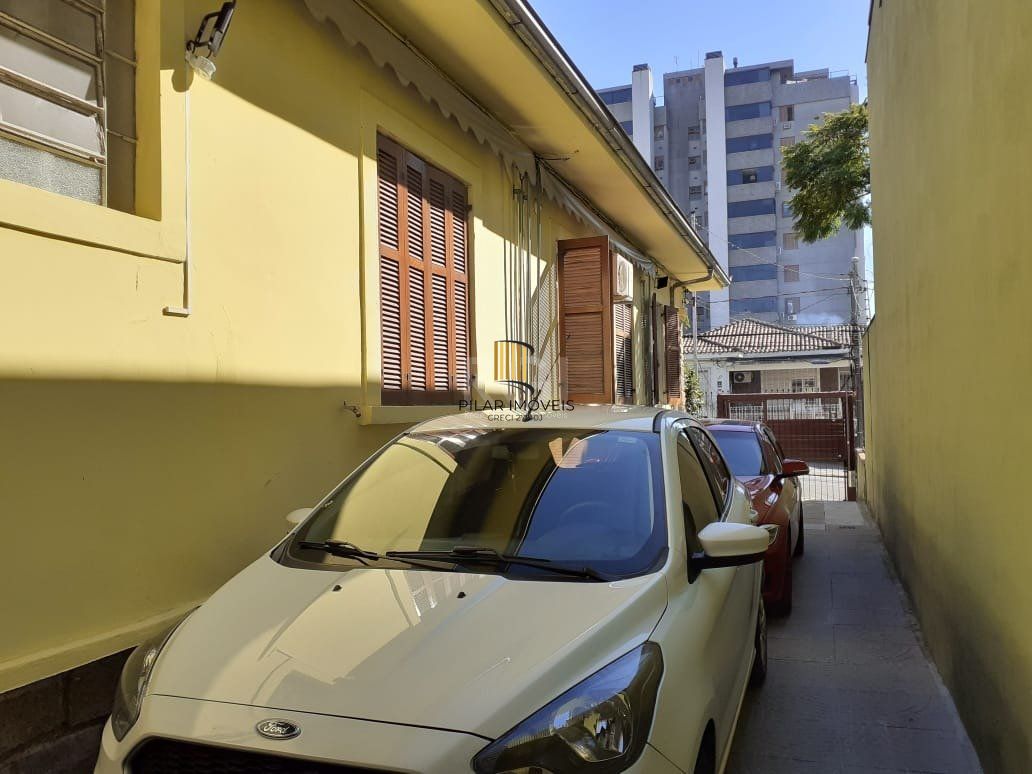 Casa para Venda - 360m², 3 dormitórios, sendo 1 suites, 4 vagas - Santana