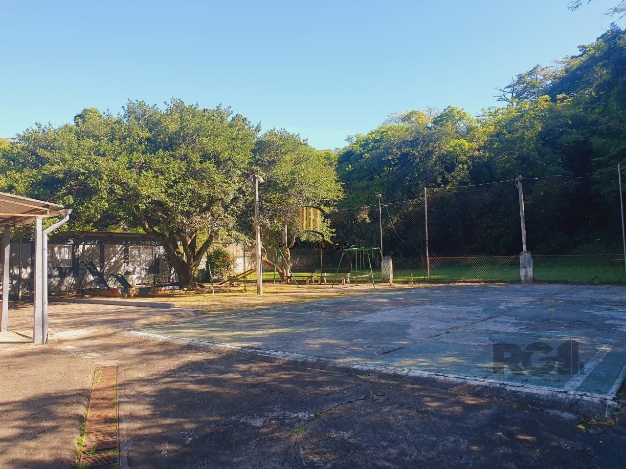 Apartamento de 02 dormitórios, no bairro Partenon, para locação