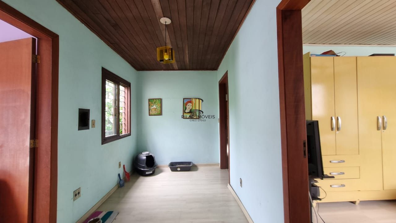 Casa estilo sobrado para venda de 3 dormitórios  com  2 vagas de garagem no bairro Cidade Baixa em Porto Alegre/RS.