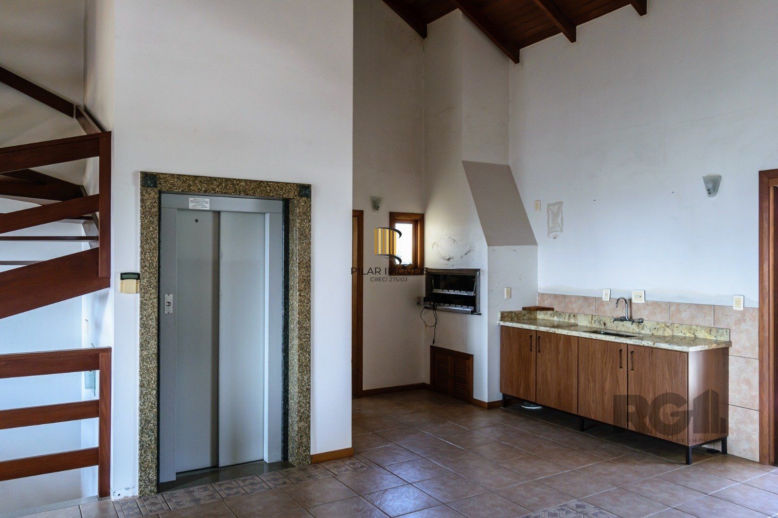 Casa 3 dormitórios no bairro Chácara das Pedras
