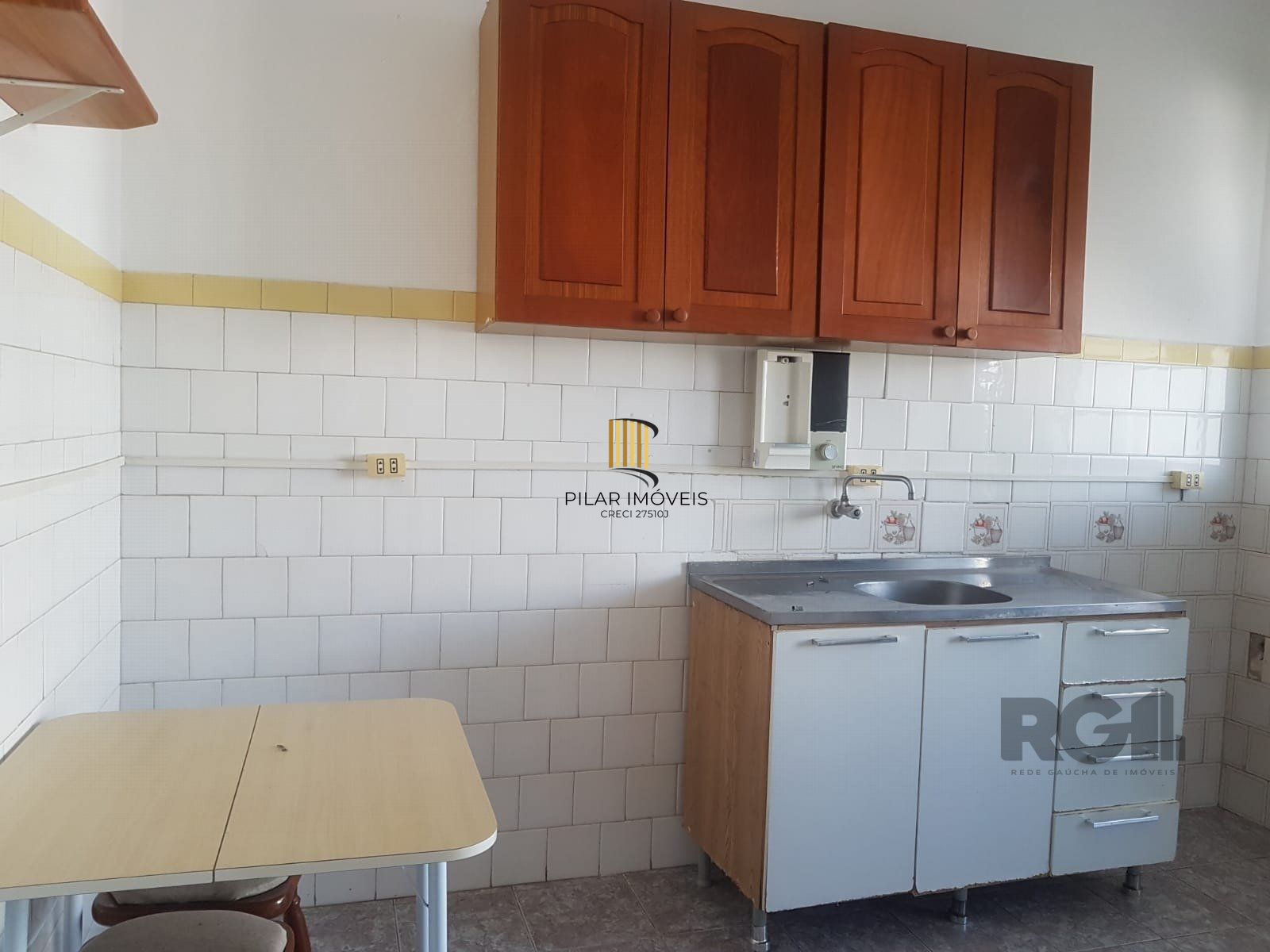 Apartamento 2 dormitórios no bairro Azenha