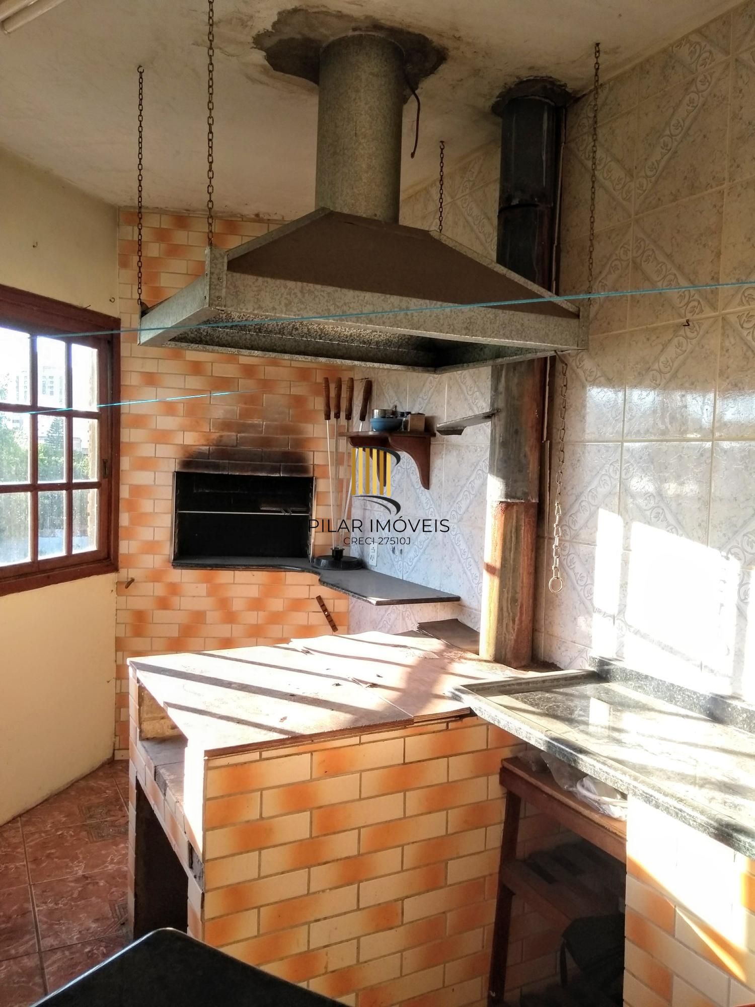 Predio para Venda - 291m², 3 dormitórios, sendo 2 suites, 1 vaga - Partenon