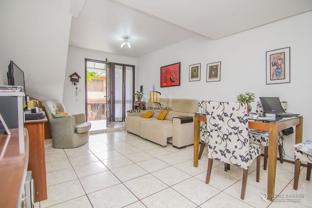 Casa de Condomínio 2 dormitórios no bairro Morro Santana