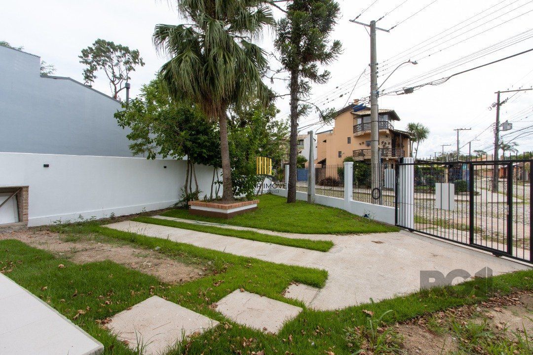 Casa 2 dormitórios no bairro Guarujá