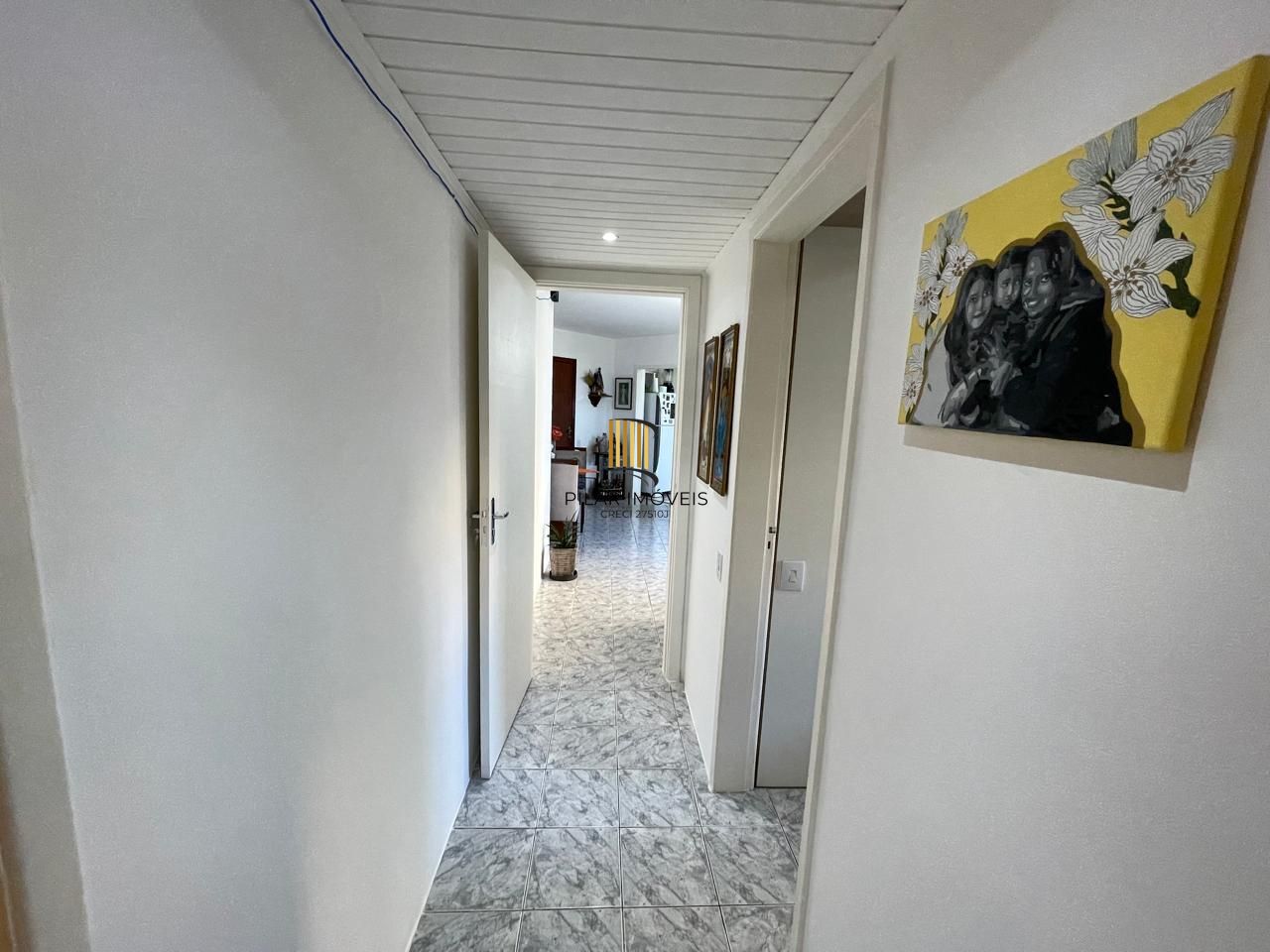 Apartamento 02 dormitórios, 01 banheiro e 01 vaga de garagem, 63,61m² de área privativa no bairro Cristal!