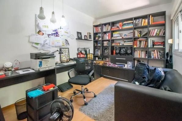 Apartamento com 2 dormitórios (reversível para 3) e 1 vaga escriturada  à venda no coração de Ipanema