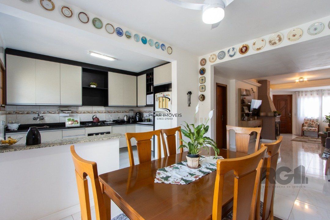 Casa com 3 dormitórios, sendo 1 suíte para venda  no bairro Hípica