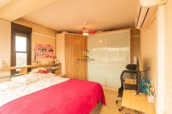 Cobertura com 3 quartos, 2 suítes e 2 vagas no Petrópolis – Vista deslumbrante!
