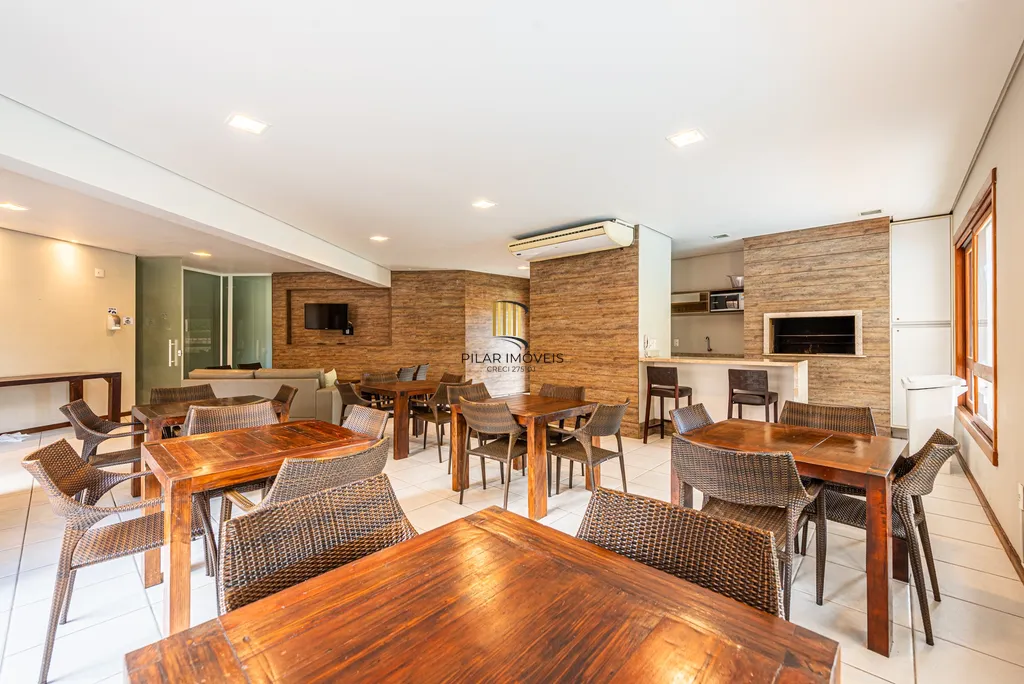 Casa de Condomínio 4 dormitórios no bairro Três Figueiras