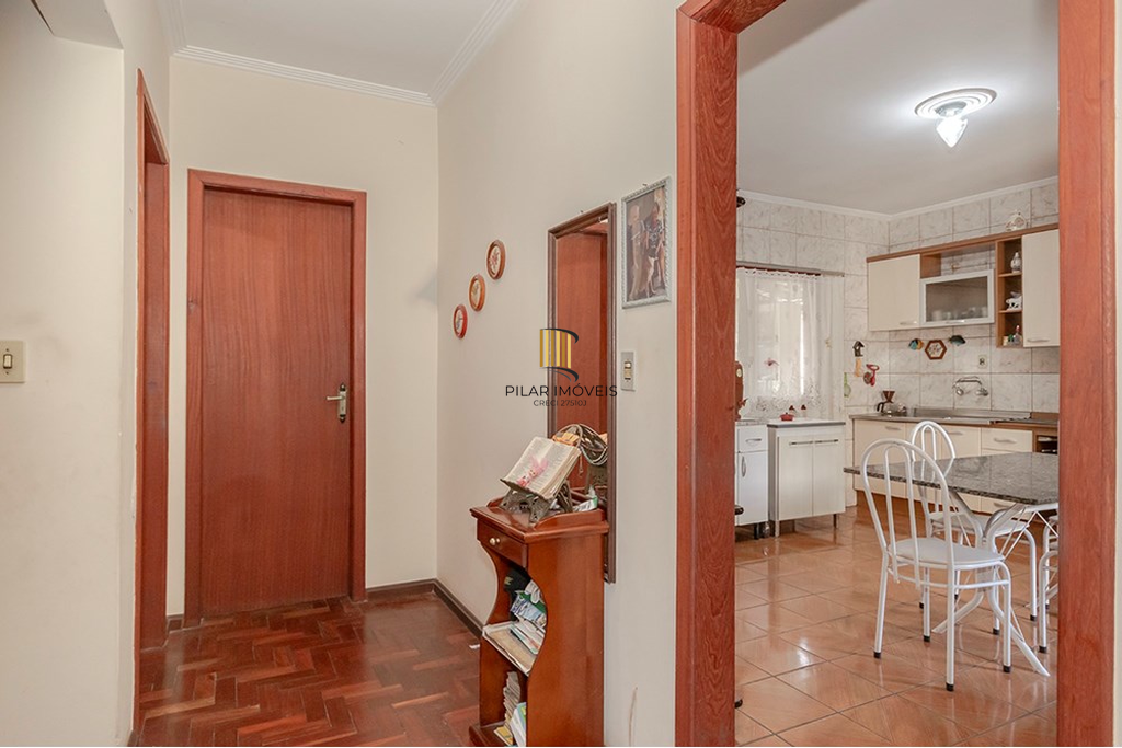 Casa 5 dormitórios no bairro Glória