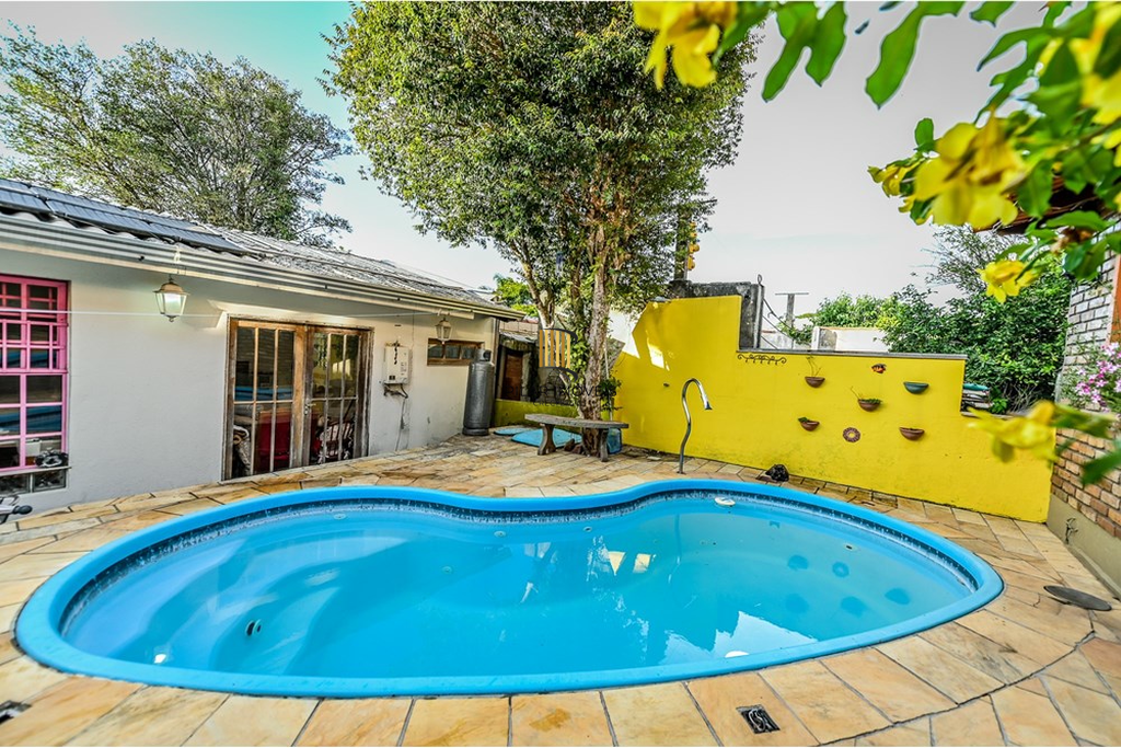 Casa de Condomínio 4 dormitórios no bairro Santa Tereza