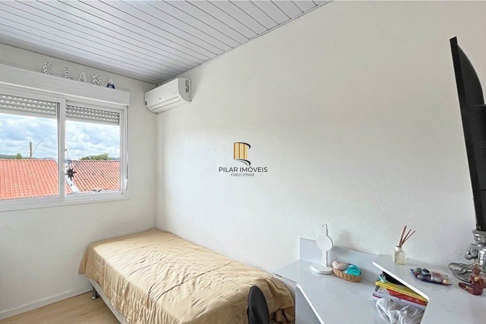 Casa 3 dormitórios no bairro Hípica