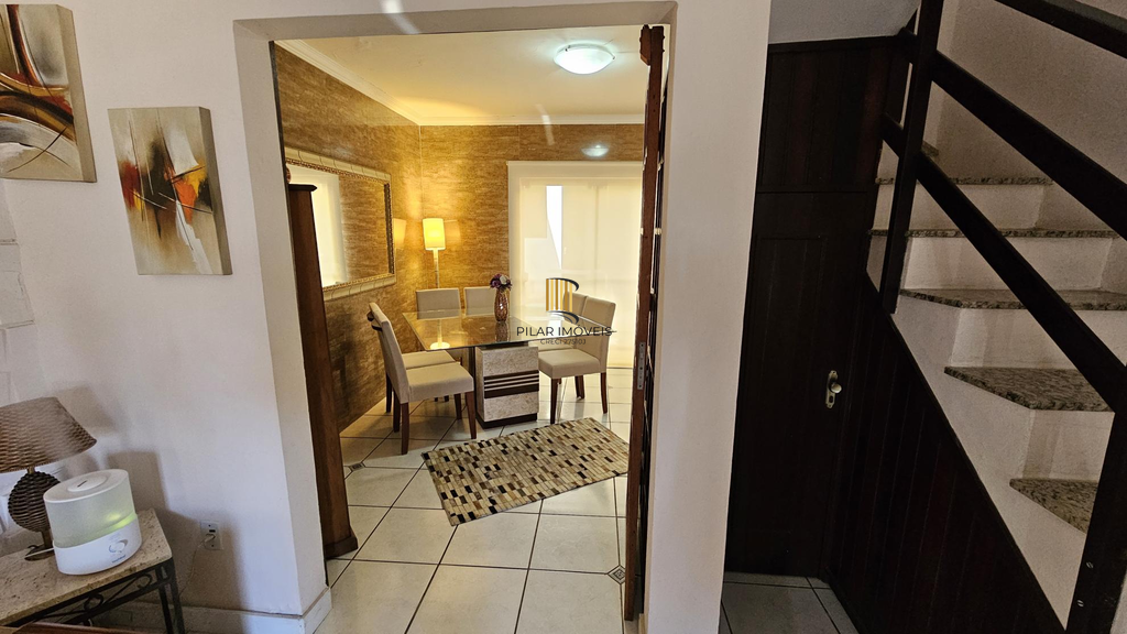 Casa 4 dormitórios no bairro Santo Antônio